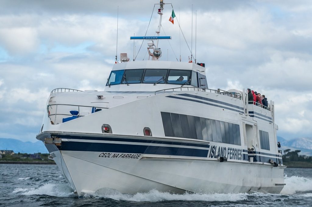 Road Trip autotour Irlande Expérience incluse Traversée en ferry iles d_aran